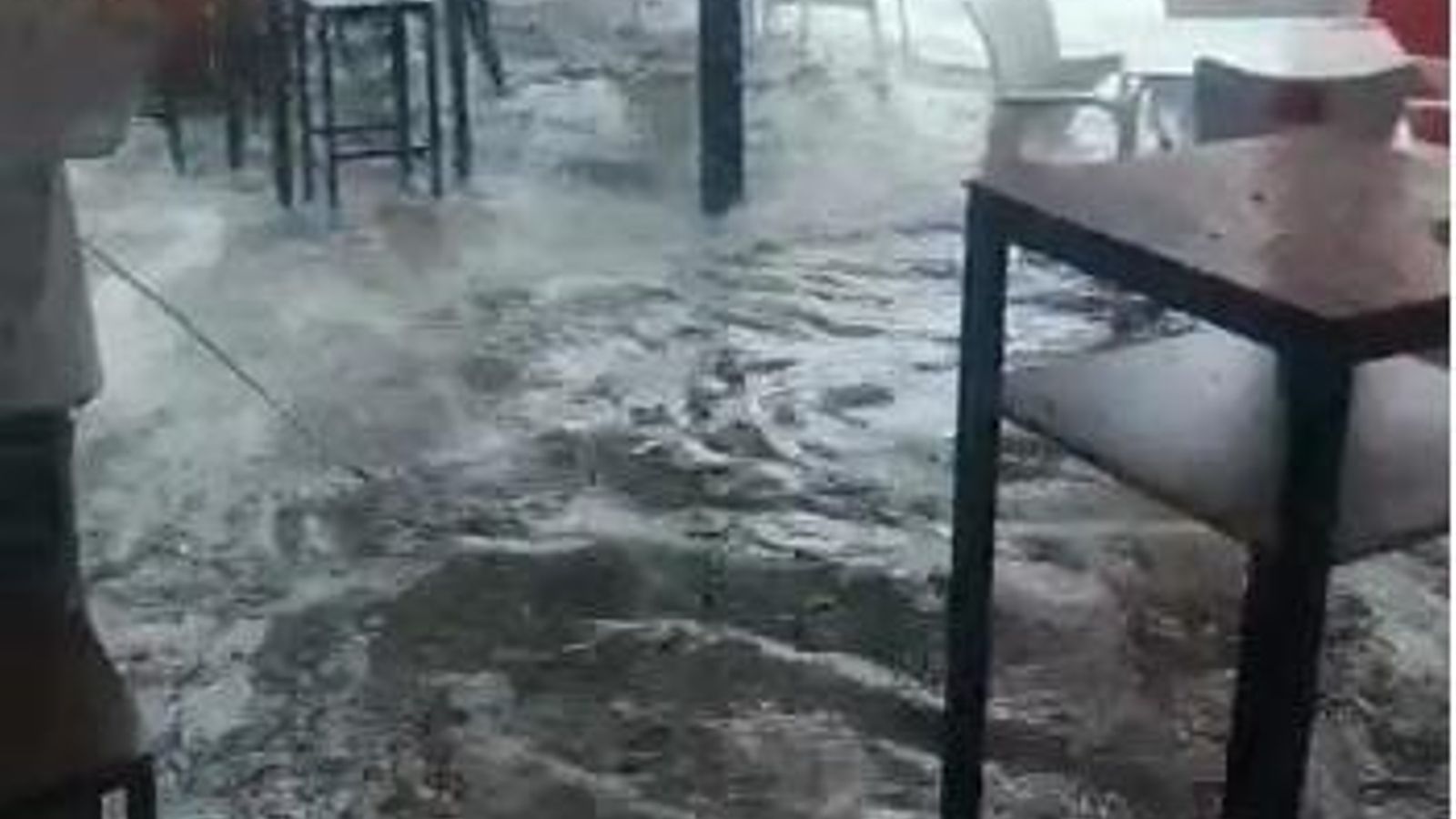 La lluvia se ha llevado todo a su paso.