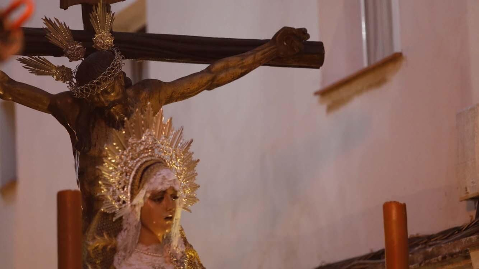 Las imágenes del Miércoles Santo en Tarifa: El Consuelo