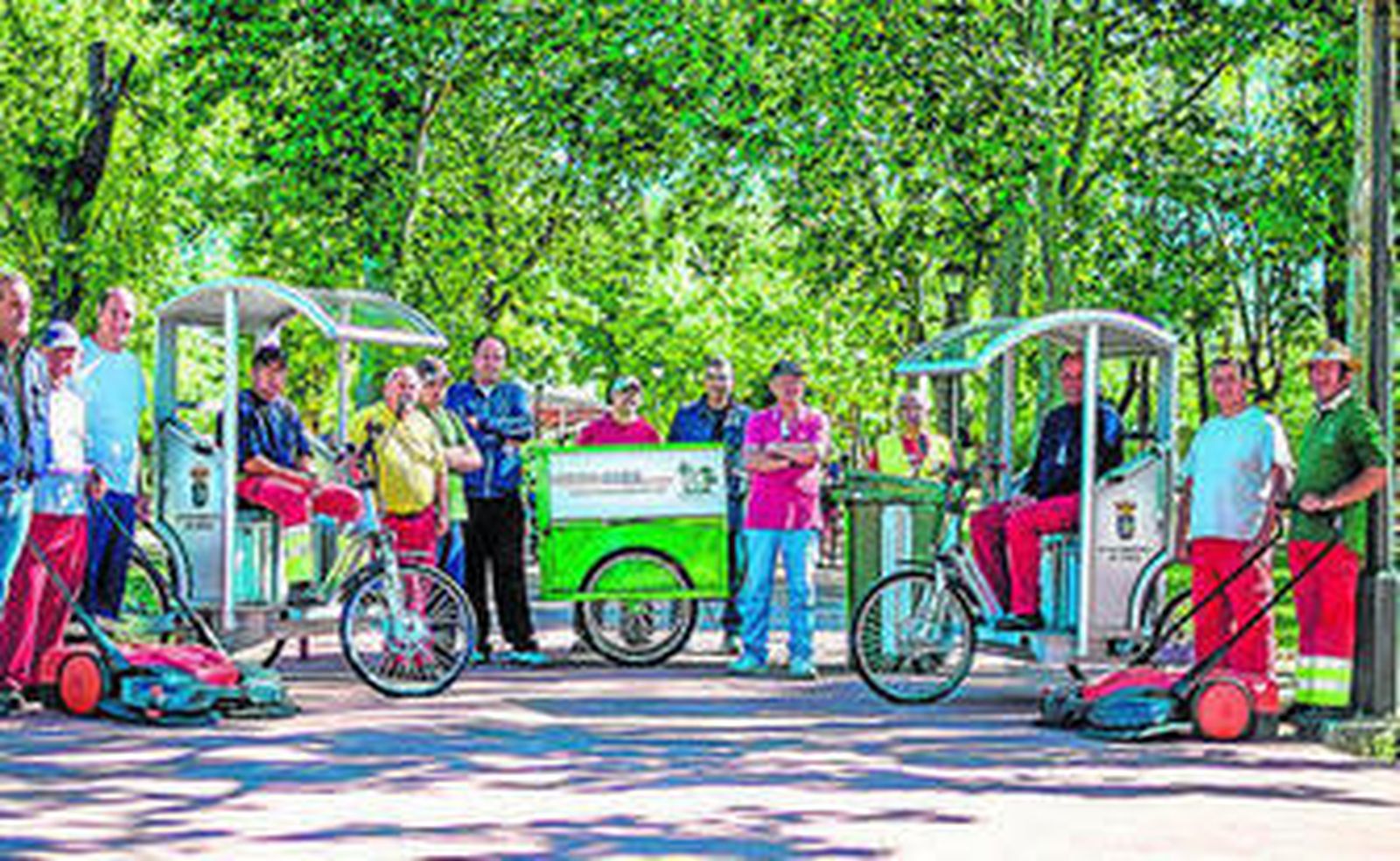 Los triciclos "ecológicos" para limpiar las calles de Gines.