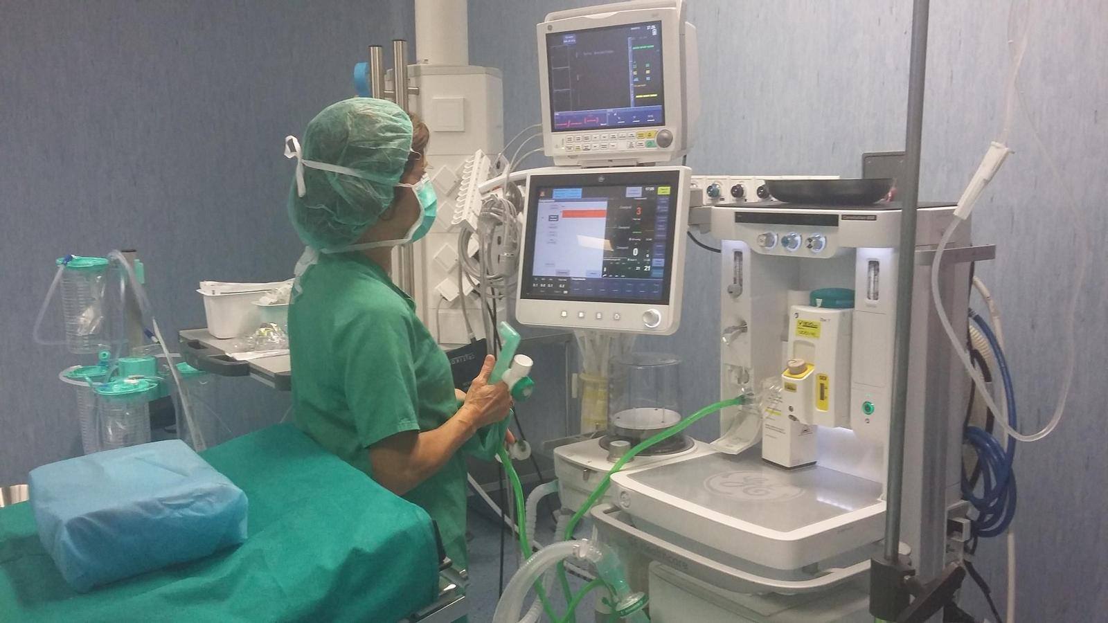 Quirófanos con equipamiento renovado en el Infanta Elena.