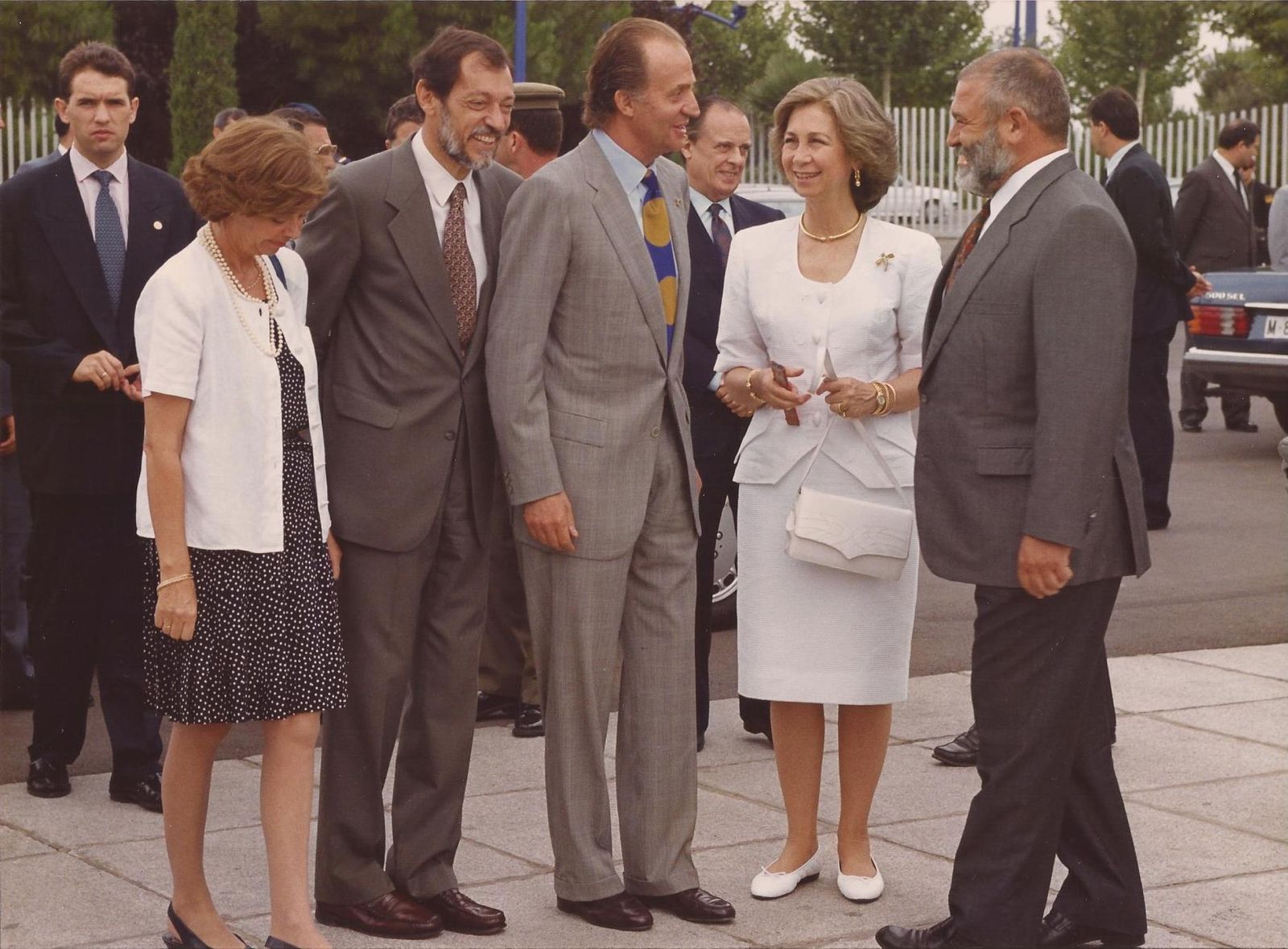 El Comisario de la Expo, Emilio Cassinello, los Reyes y Jacinto Pellón, presidente de la sociedad estatal.