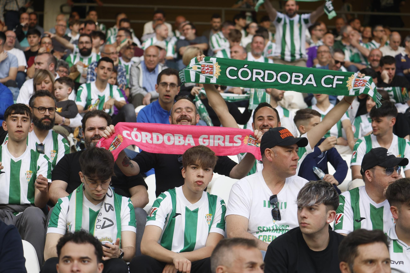 Las mejores fotos del gran ambiente en el Córdoba CF - Levante
