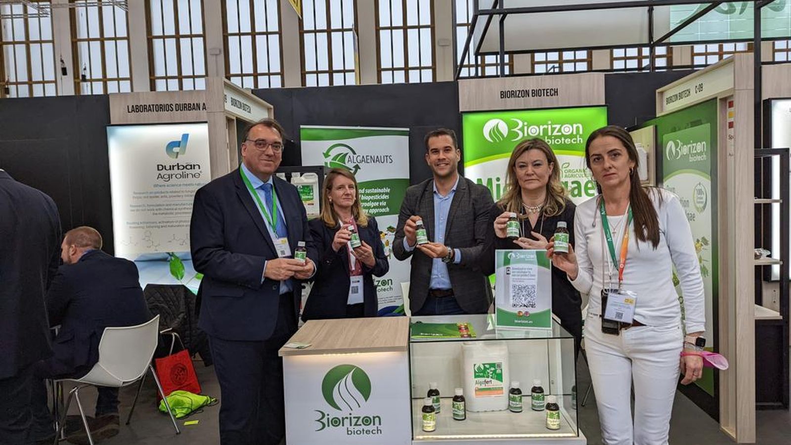 Carlos Arturo Bernal Bergua, Consejero Delegado de Extenda, Maria Lara Quinlan, Directora de Promoción, Desarrollo de Mercados y Red Exterior en Extenda,  Ismael Pérez Rodríguez, Export Manager Biorizon Biotech, Carmen Cristina De Toro Navero, Directora General de Industria, Innovación y Cadena Agroalimentaria de la Junta de Andalucía y  Aránzazu Martín, Delegada de Agricultura en Almería.