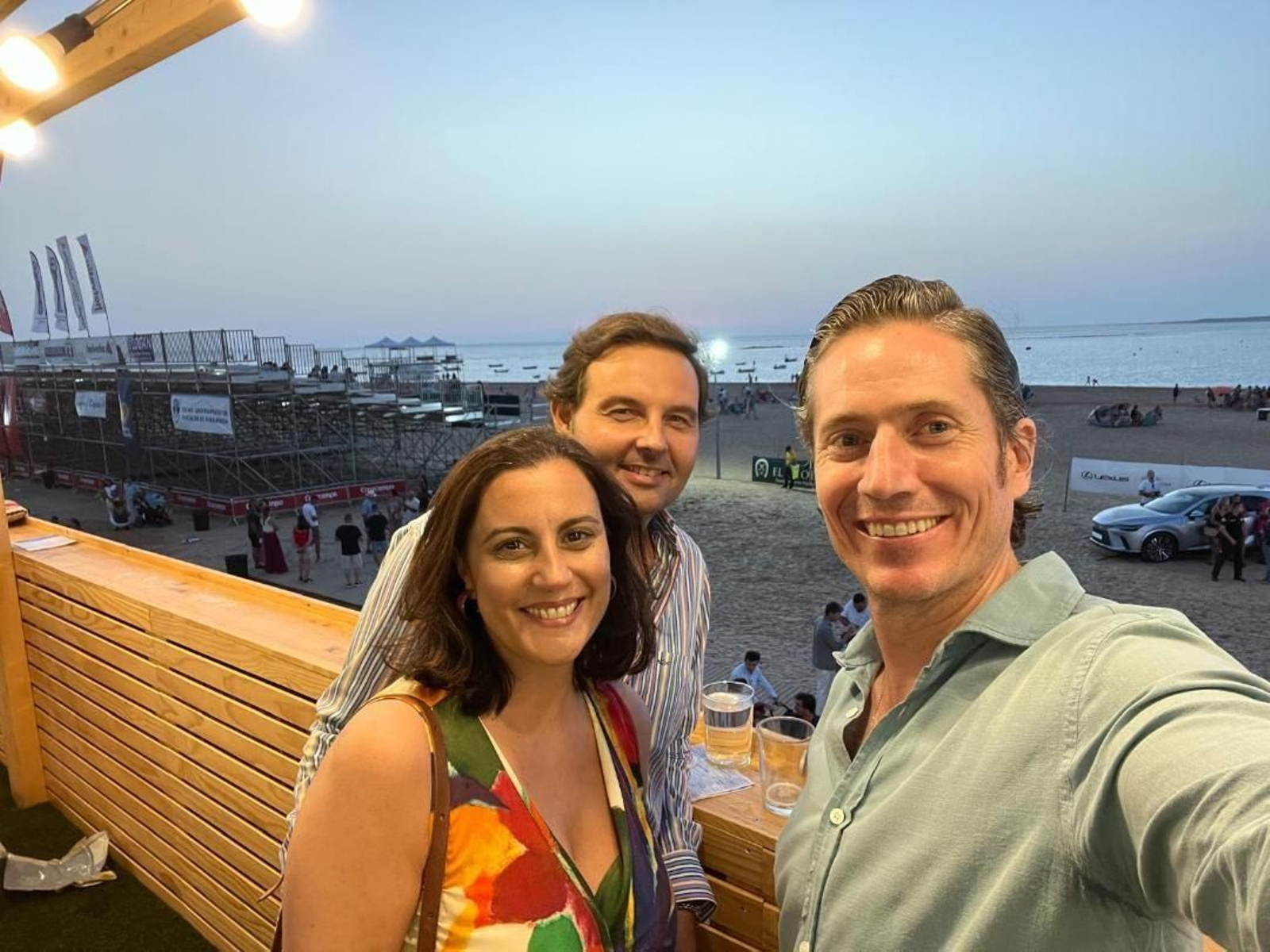 Pepe Márquez, con Carmelo Vázquez y Carmen Jurado.