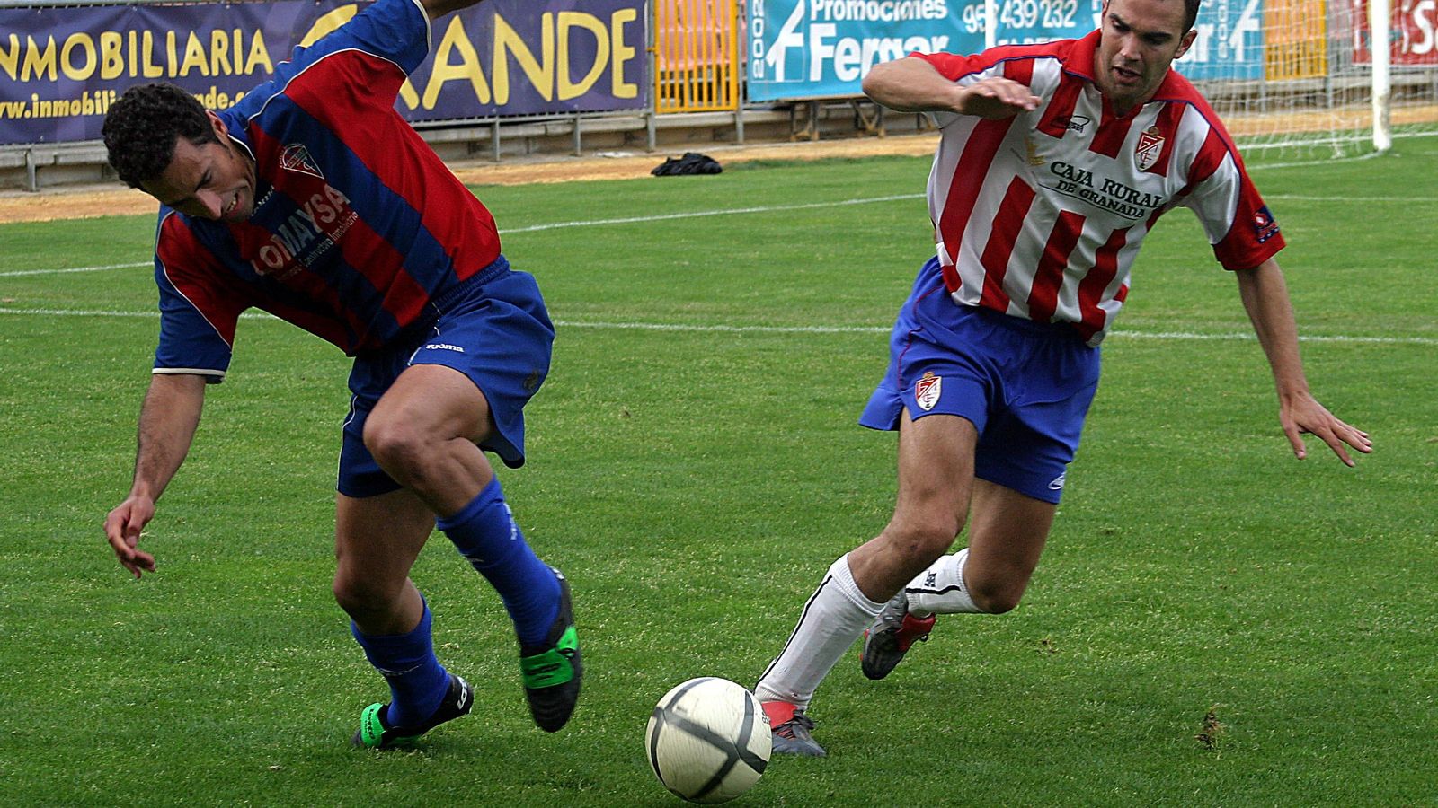 La última temporada en la que el Granada lució la horizontal fue la 2003-2004