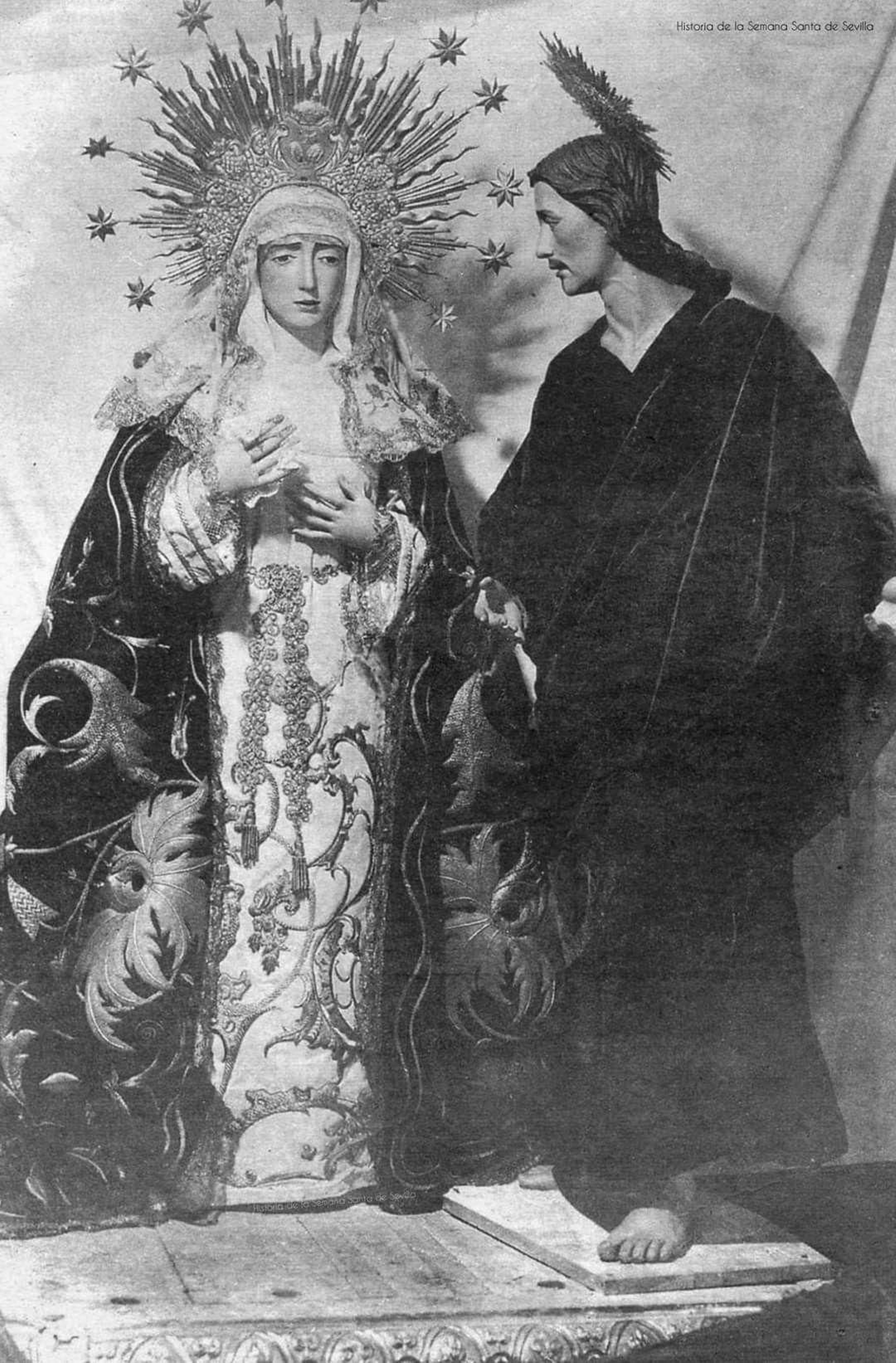 La Virgen del Dulce Nombre tras su bendición