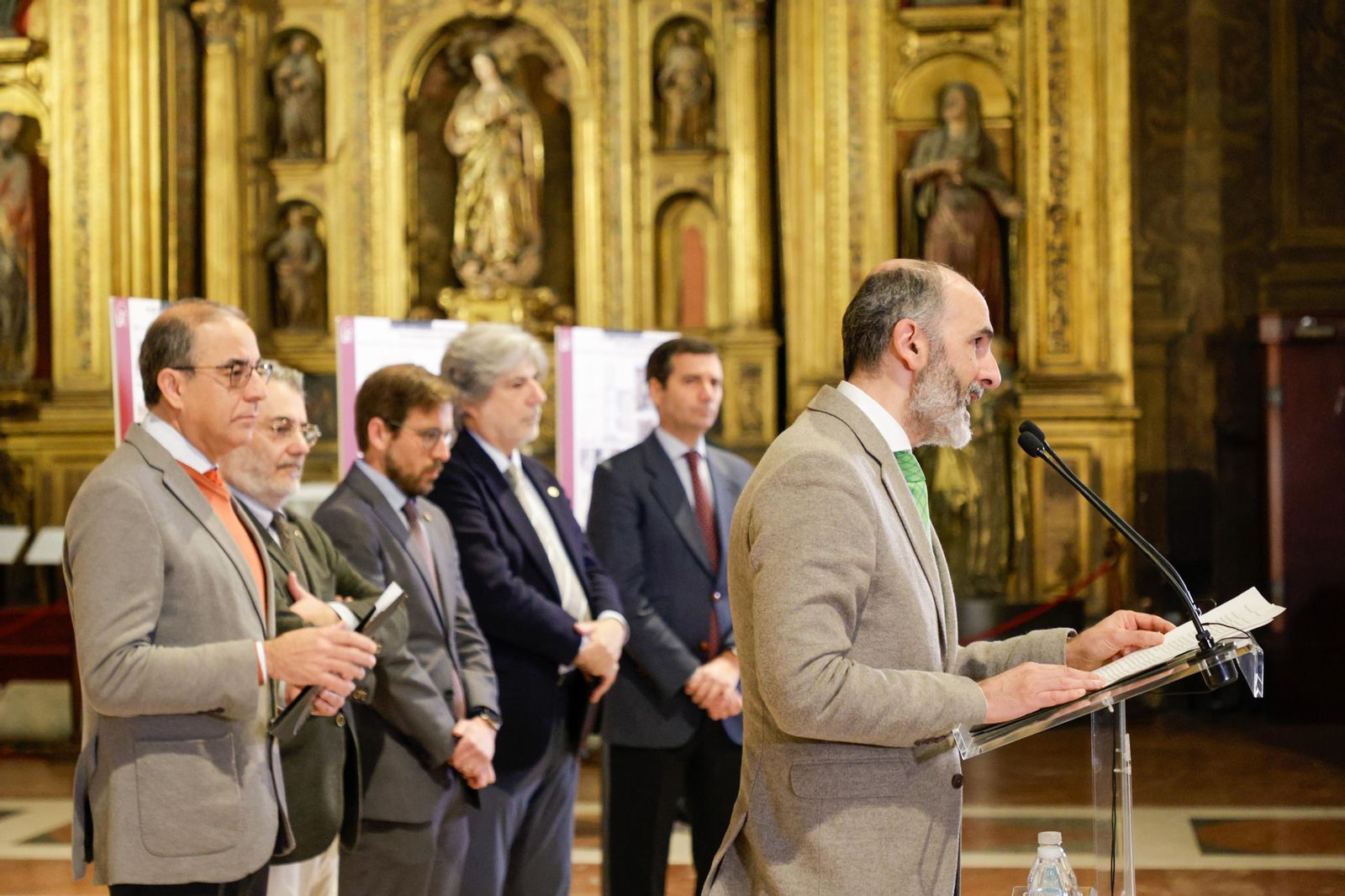 Las imágenes de la visita a las cubiertas de la Iglesia de la Anunciación