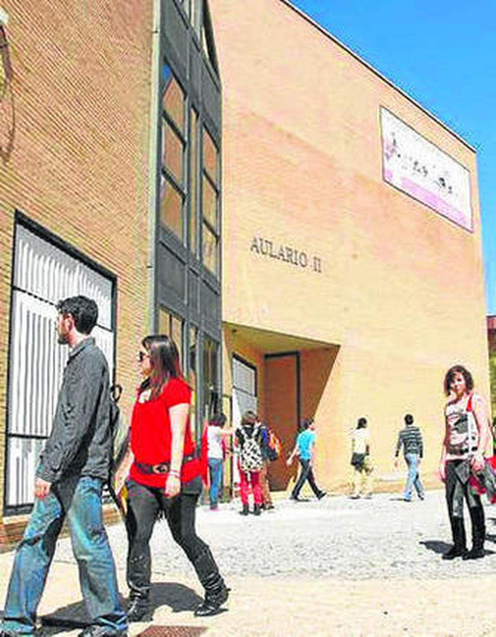 Estudiantes en la UAL.