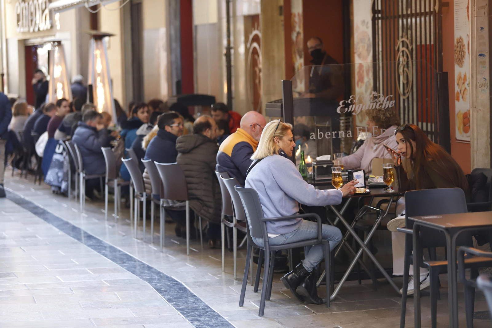 Casi 900 contagios por coronavirus en las últimas 48 horas en Granada.