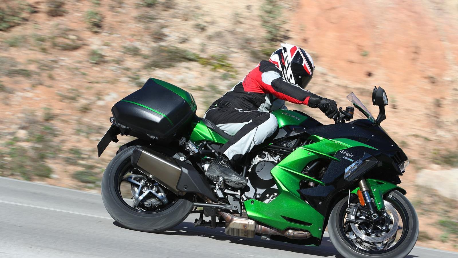 Kawasaki Ninja H2 SX.