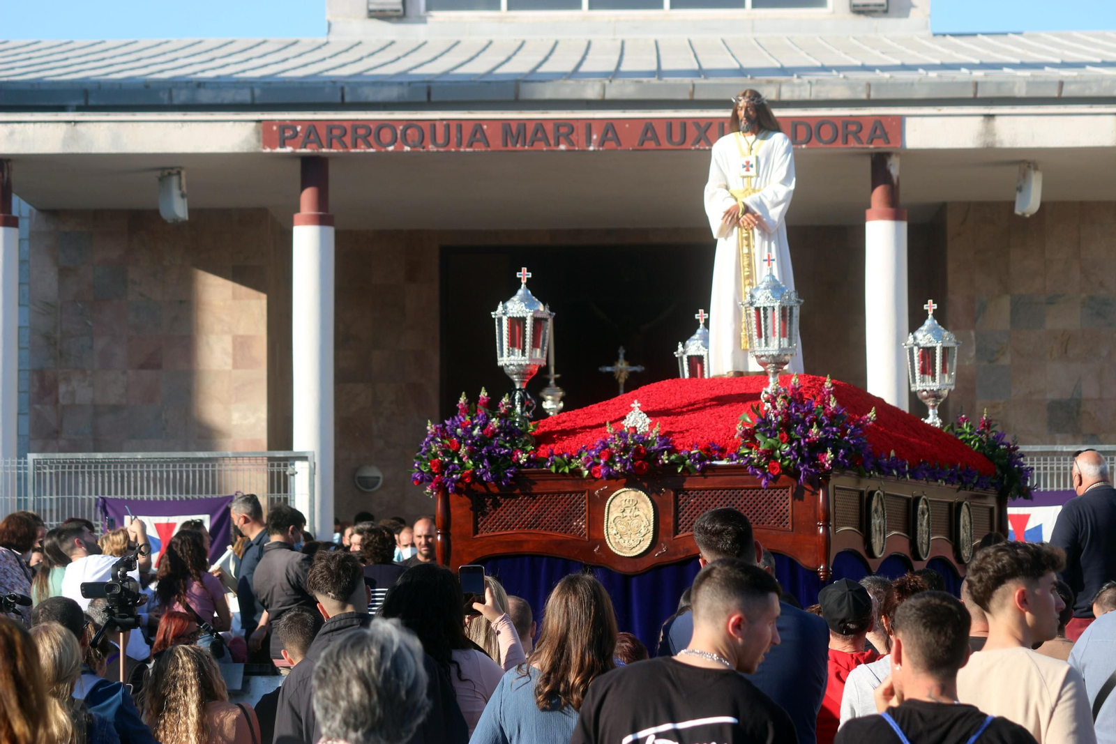 Las imágenes del Jueves Santo en Puerto Real: Medinaceli