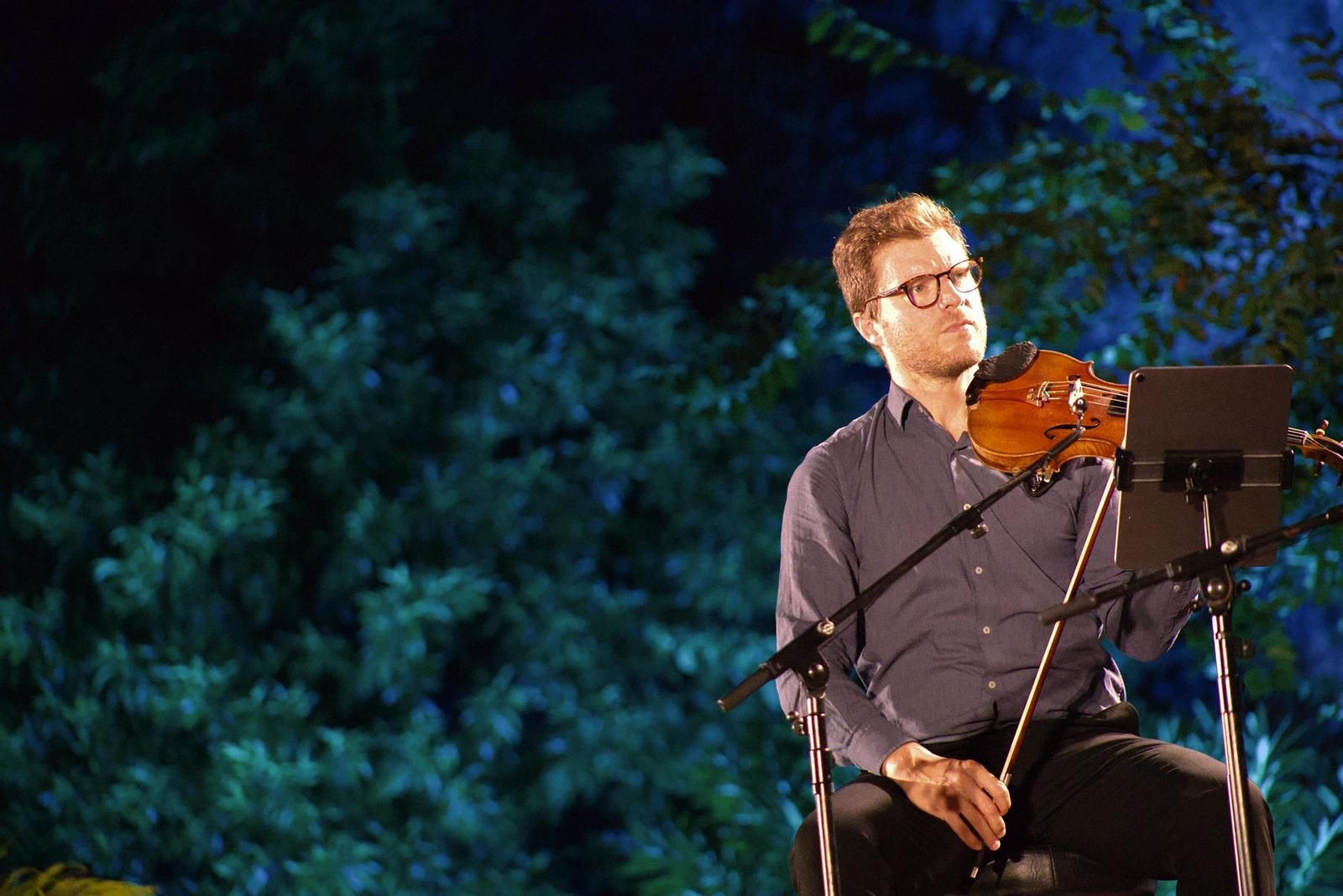 El Trío Vibrart llena de sensibilidad y arte el Tendencias de Salobreña