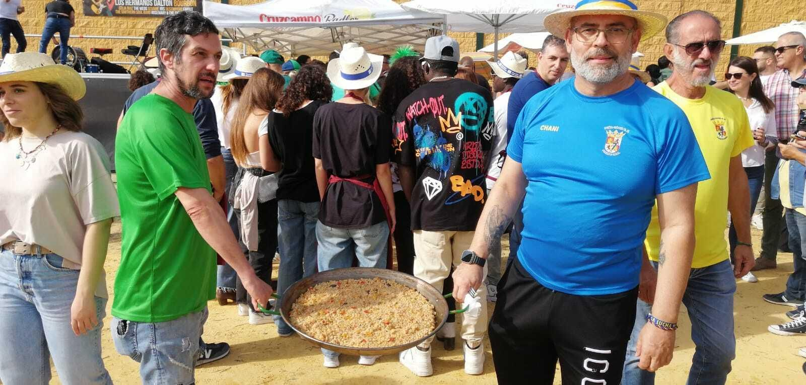 Búscate en el concurso de paellas de Puerto Real