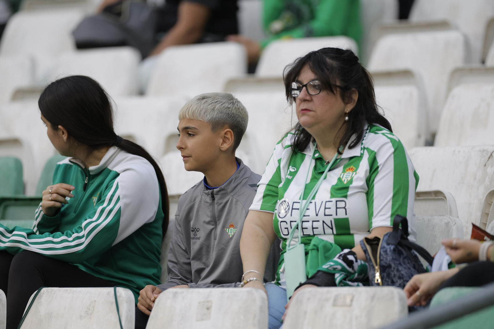 Búscate en las fotos del Betis - Jagiellonia