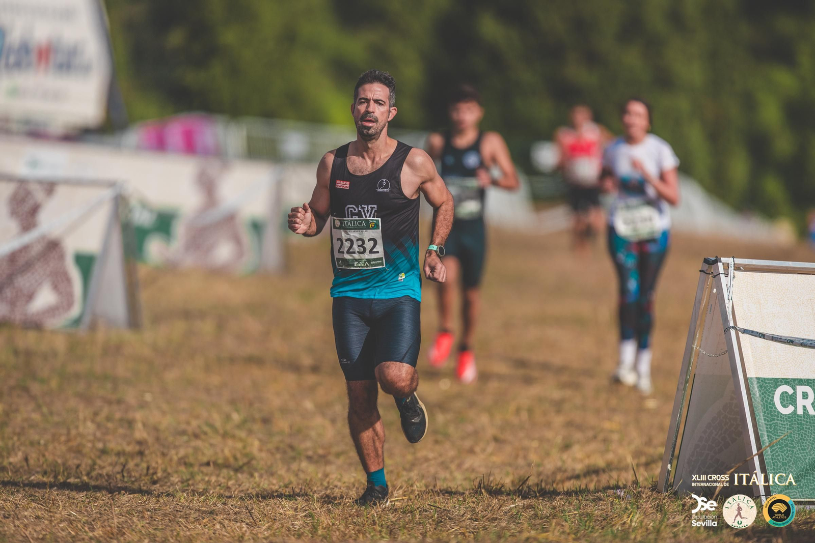 Búscate en las fotos del Cross de Itálica 2025 | 3