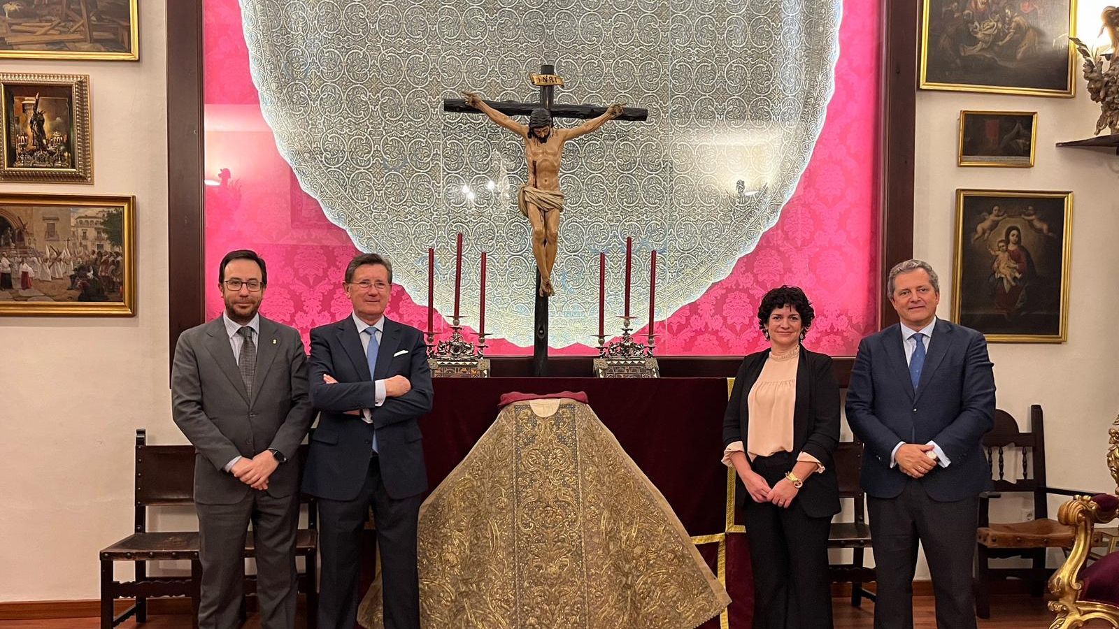 Acto de presentación de la pieza en la sala capitular