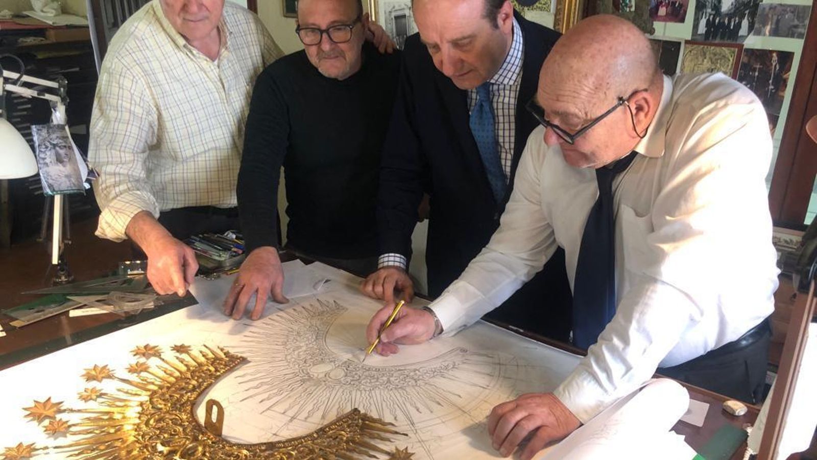 Joaquín Moeckel y los Hermanos Delgado trazan el diseño de la diadema