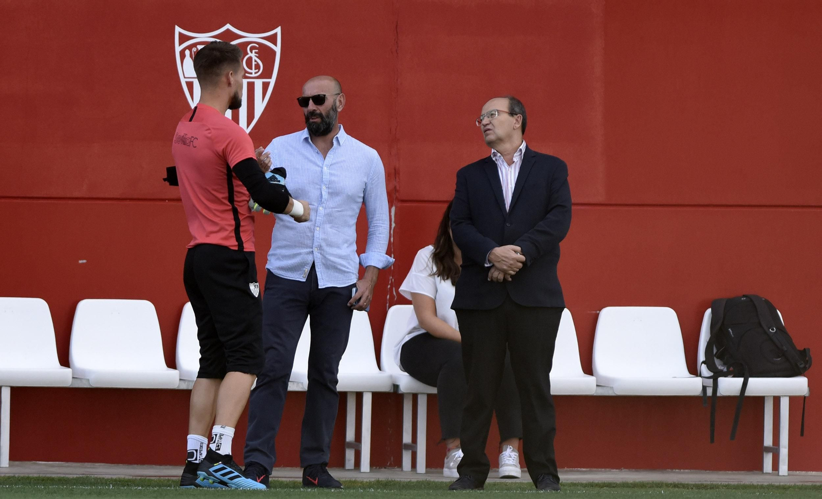 Monchi, en un entrenamiento junto a Vaclik y Pepe Castro.