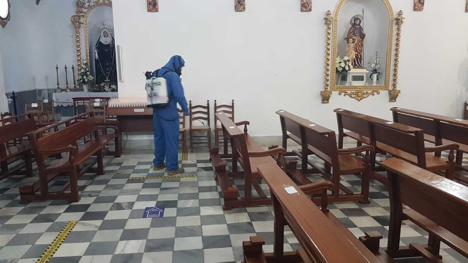 En la iglesia de Bacares se llevaron a cabo a finales del año pasado estos trabajos de desinfección.