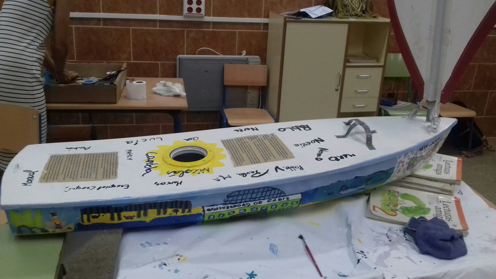 El velero realizado por alumnos de Puerto Real.