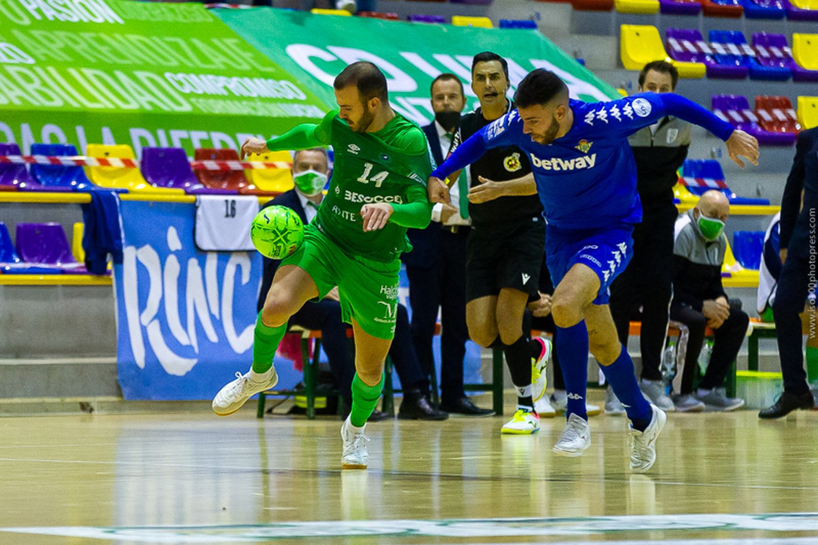 Lance del BeSoccer UMA Antequera-Betis.