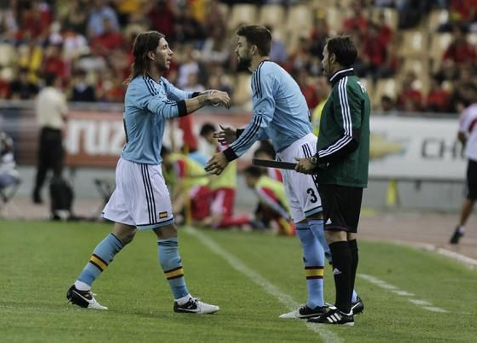 España vence a China gracias a la chispa y la magia de Silva e Iniesta en el último amistoso antes de la Eurocopa.

Foto: Antonio Pizarro