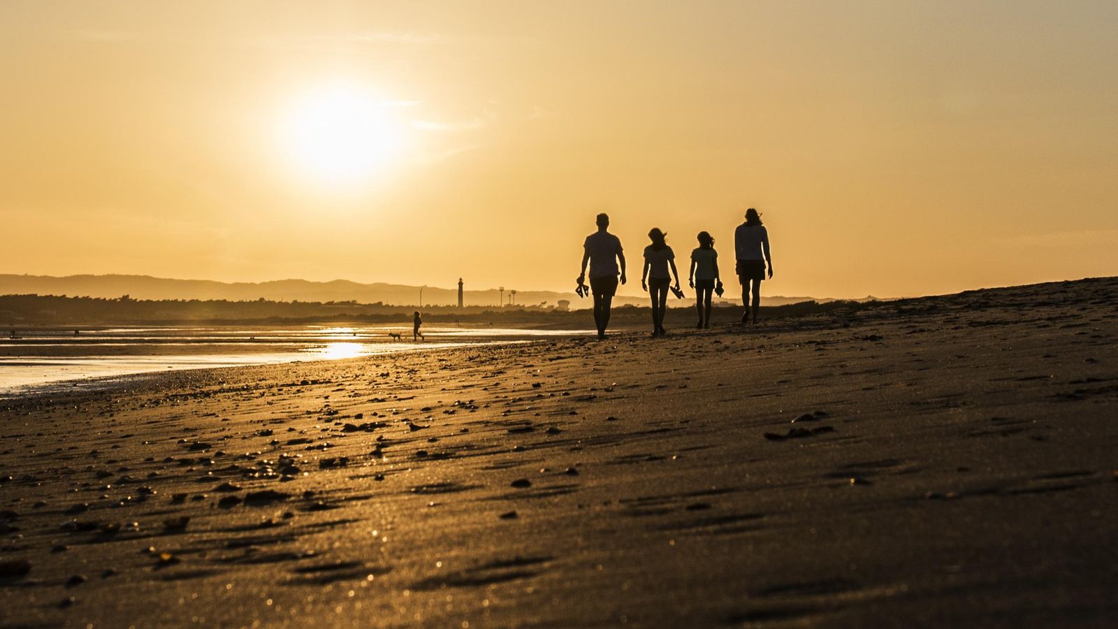 Playa de San Bruno al atardecer