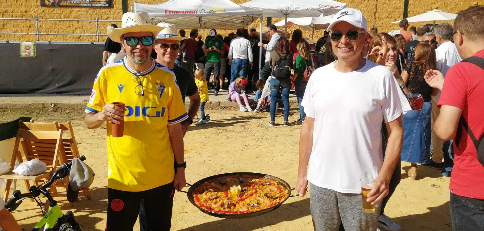 Búscate en el concurso de paellas de Puerto Real