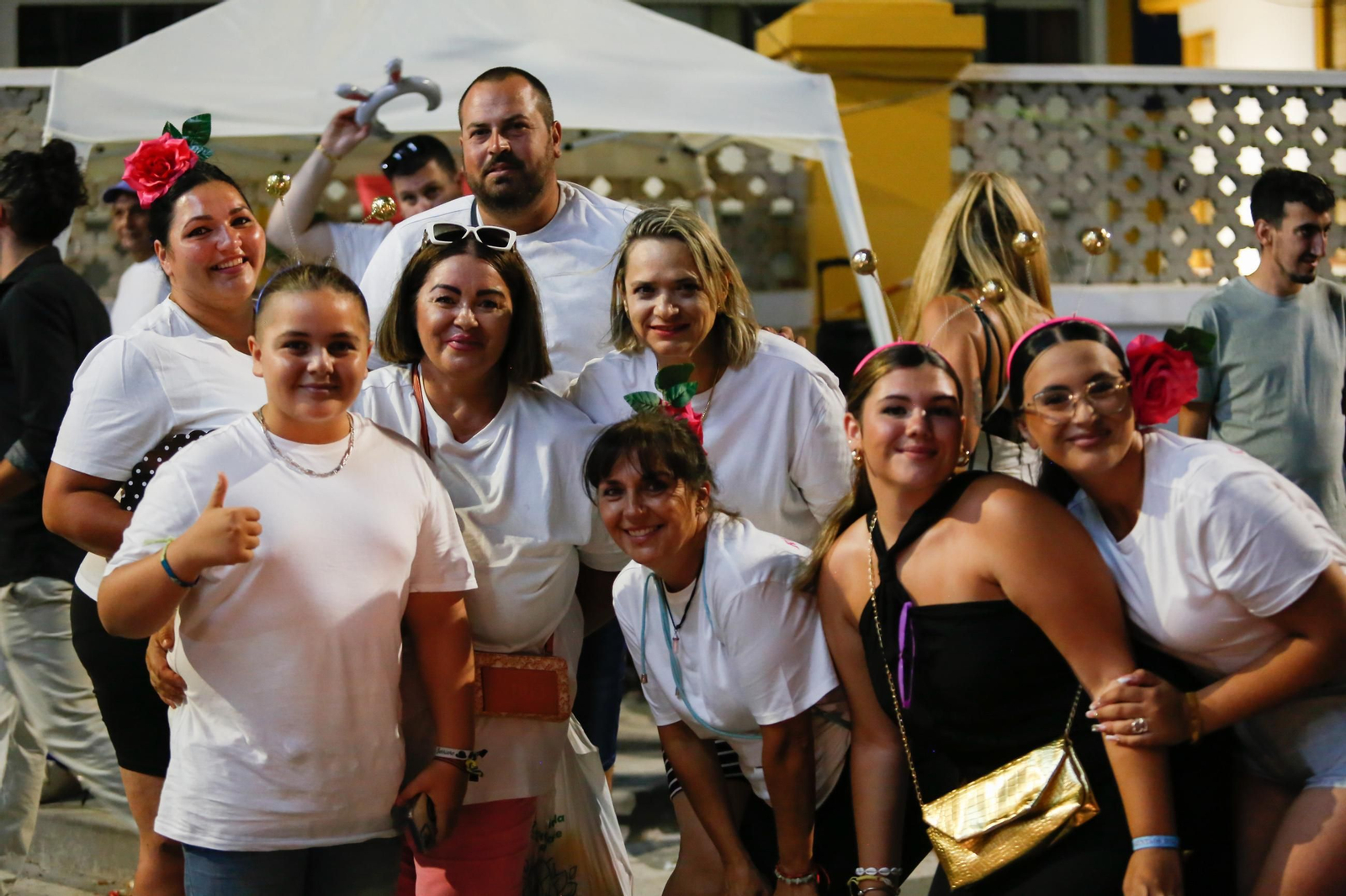 Búscate en las fotos de la cabalgata de la Feria de La Línea