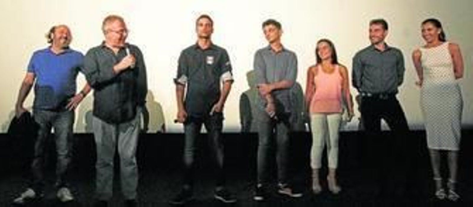 Daniel Monzón y los actores de 'El Niño' en su presentación en Los Barrios.