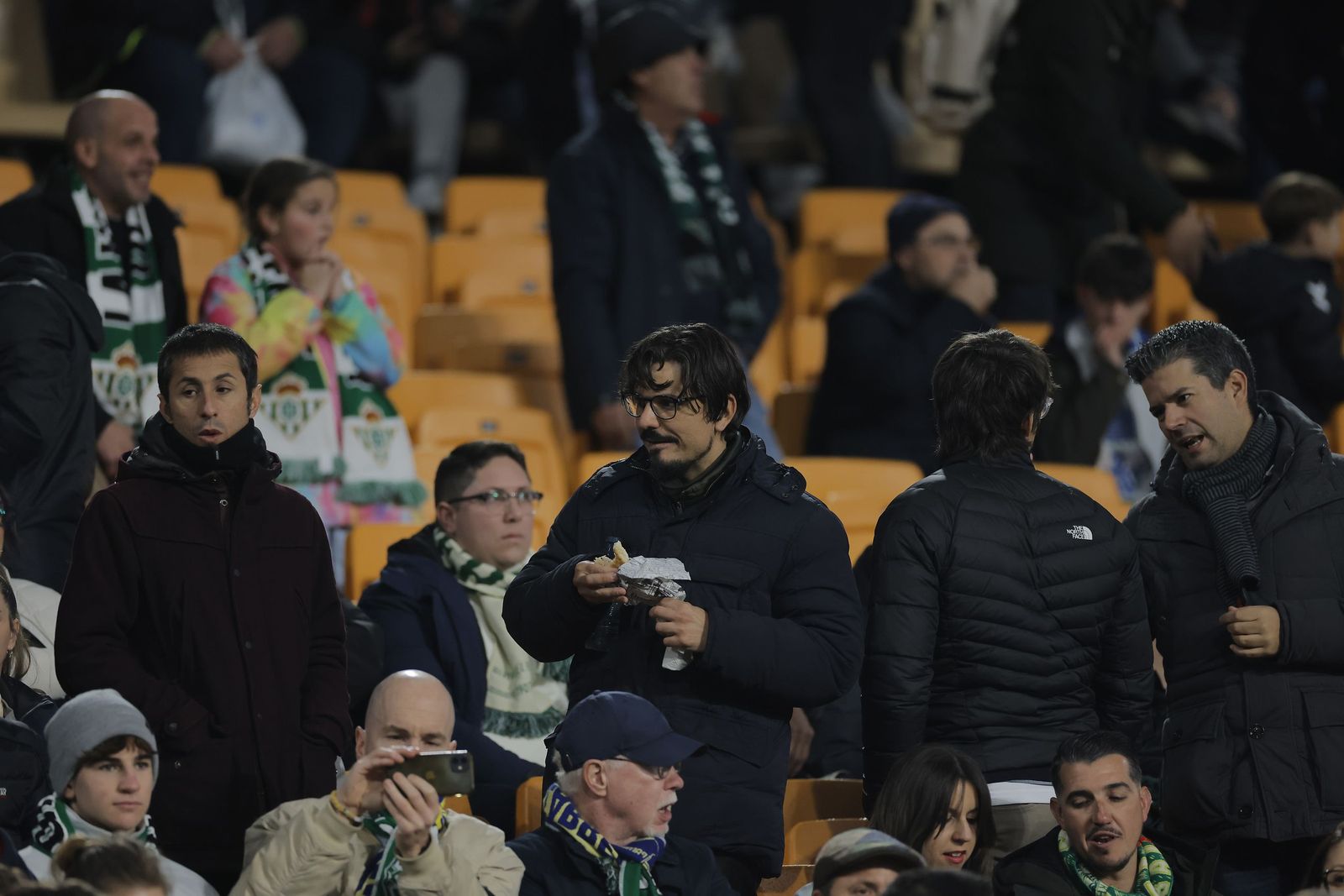 Búscate en las fotos del Betis - Villarreal