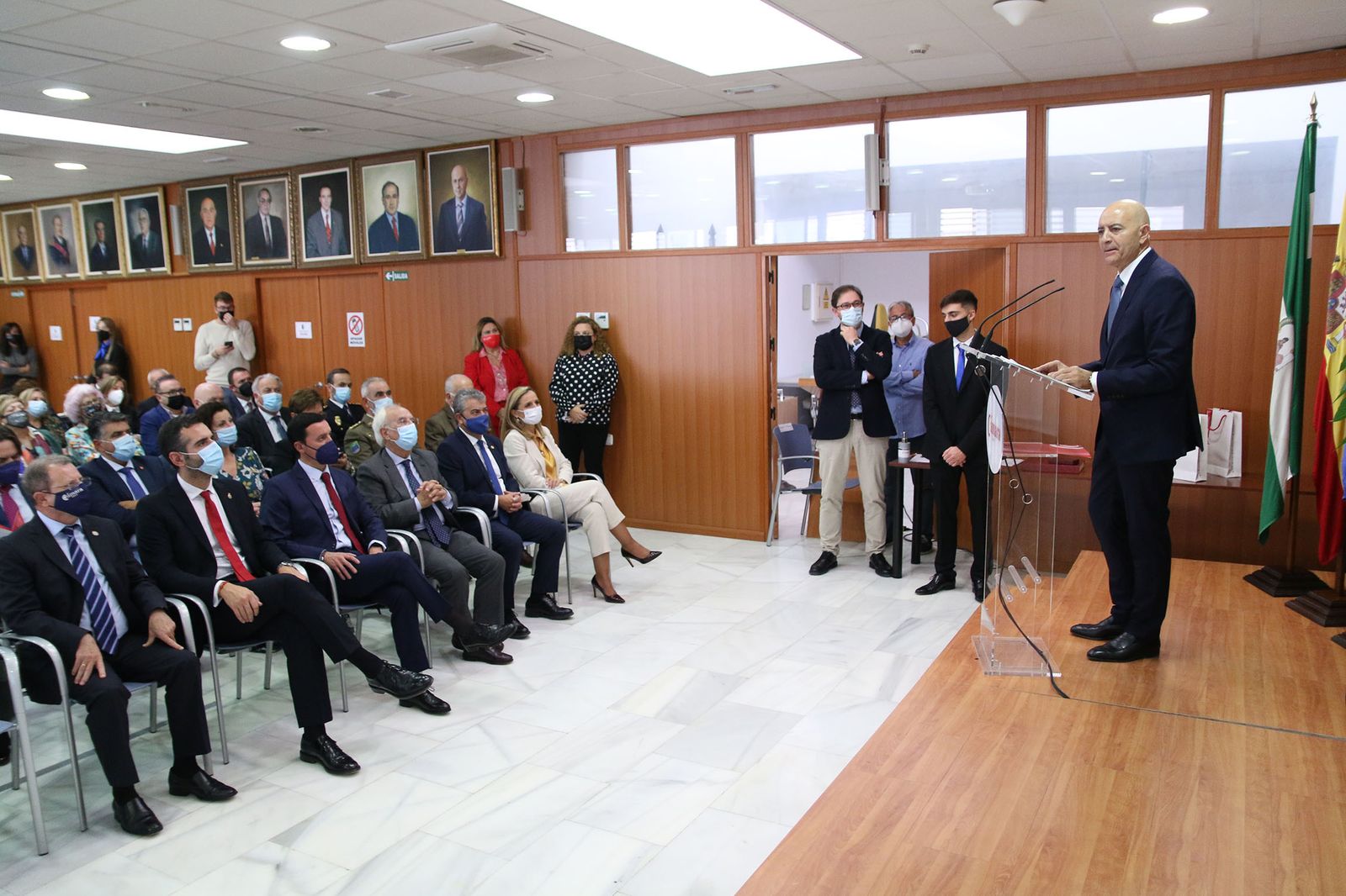 Fotogalería de la Medalla de Oro al Mérito Cameral a D. Diego Martínez Cano
