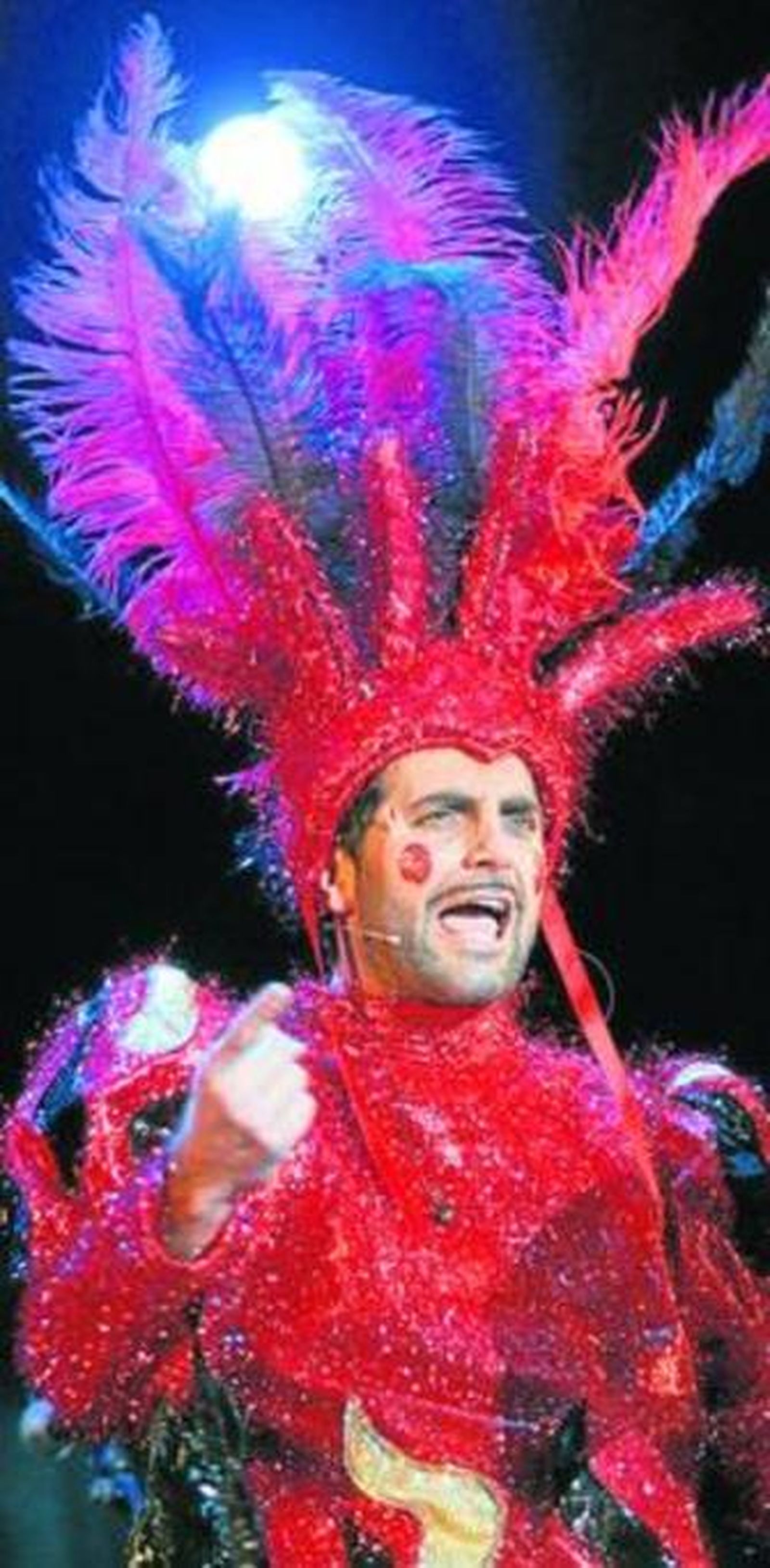 Jesús Bienvenido encarnó al Gran Momo en San Antonio.