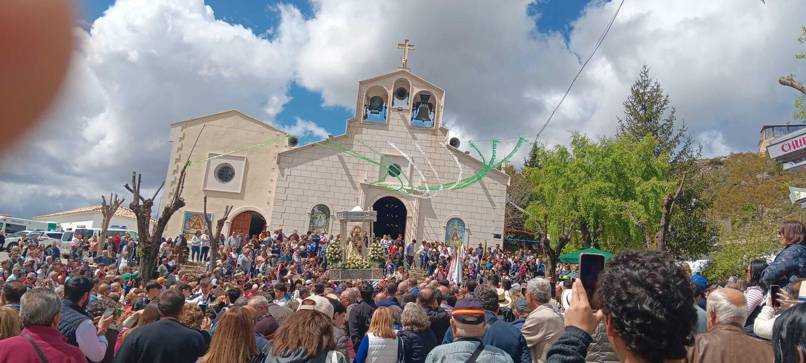 En imágenes: Los vecinos de Hoya del Salobral veneran  a su Virgen de la Cabeza