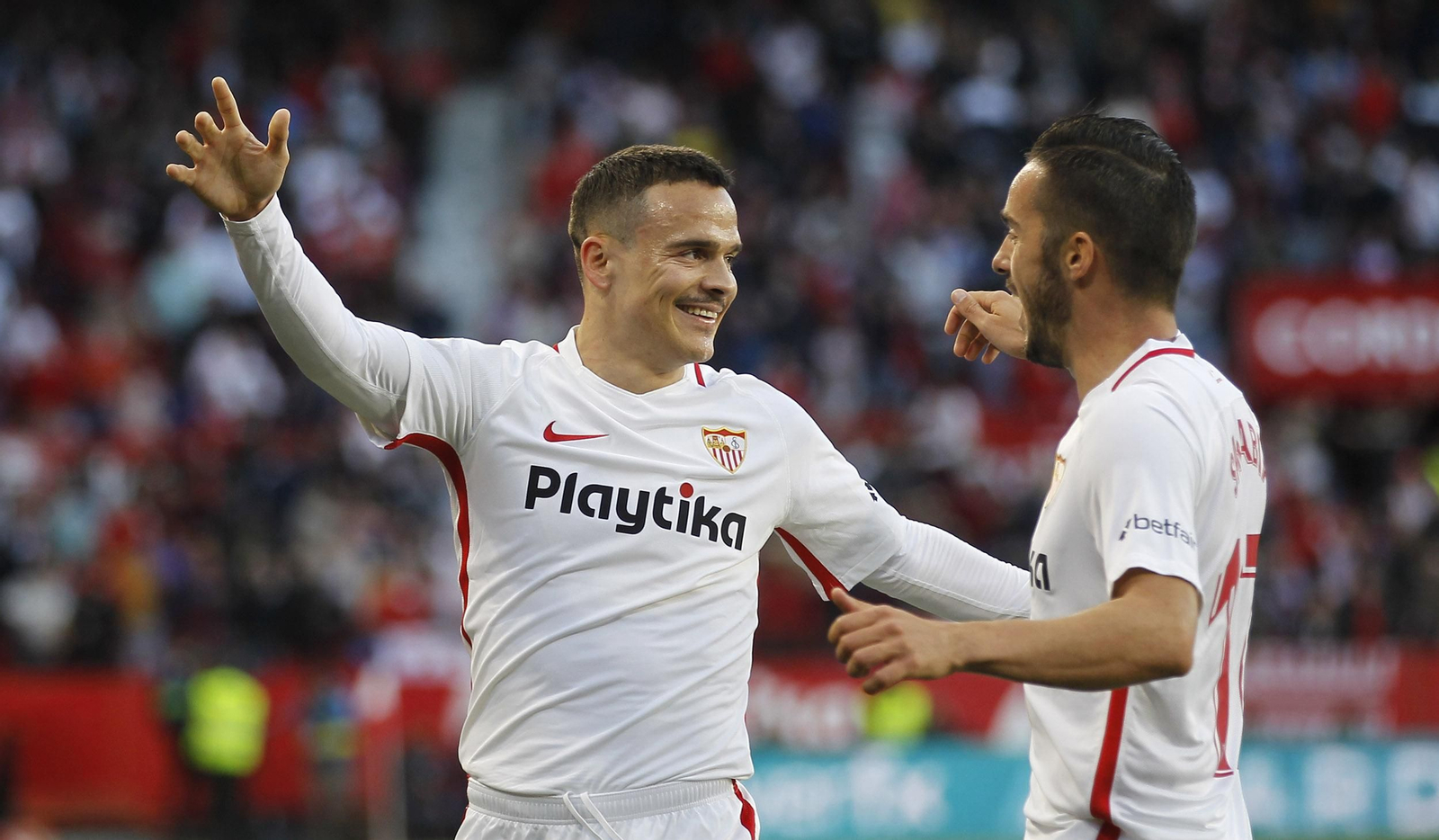 Roque Mesa celebra un gol en un encuentro de esta temporada.