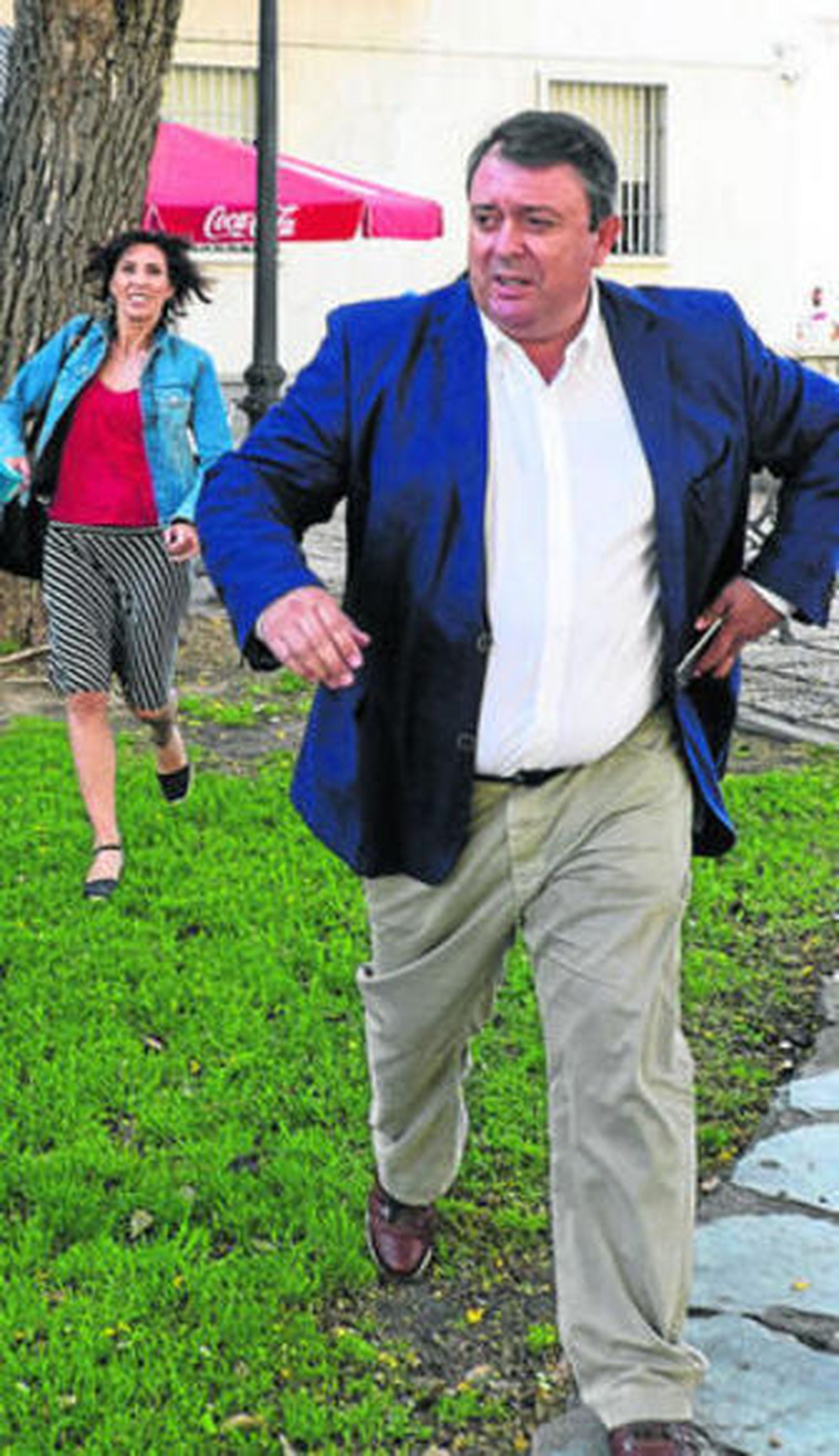 El ex delegado de Empleo de Huelva Eduardo Muñoz, ayer tras declarar.