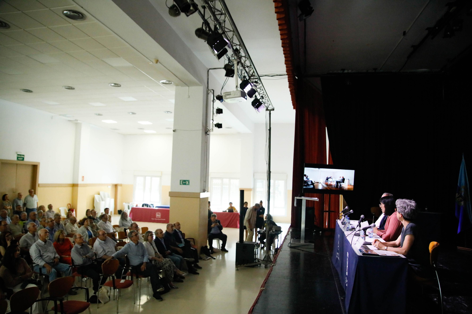 Imágenes de la entrega de los Escudos de Oro del IEA y la celebración de su Plenario