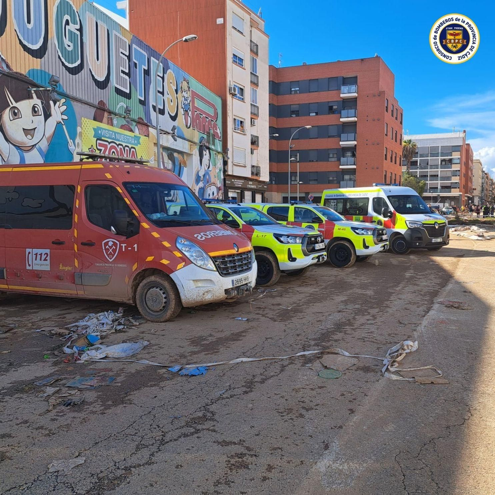 Las imágenes del duro trabajo de los bomberos de Cádiz en Valencia