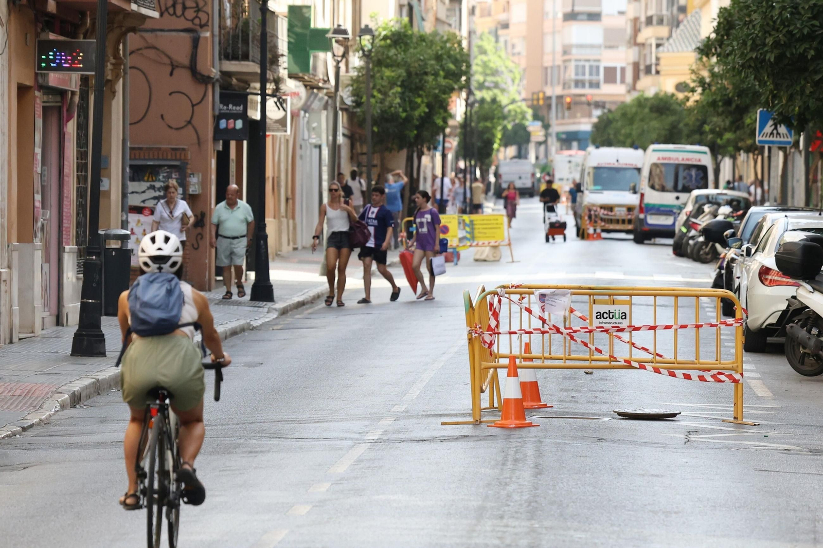 Calle Victoria durante el corte al tráfico por las obras de rehabilitación del recolector histórico.