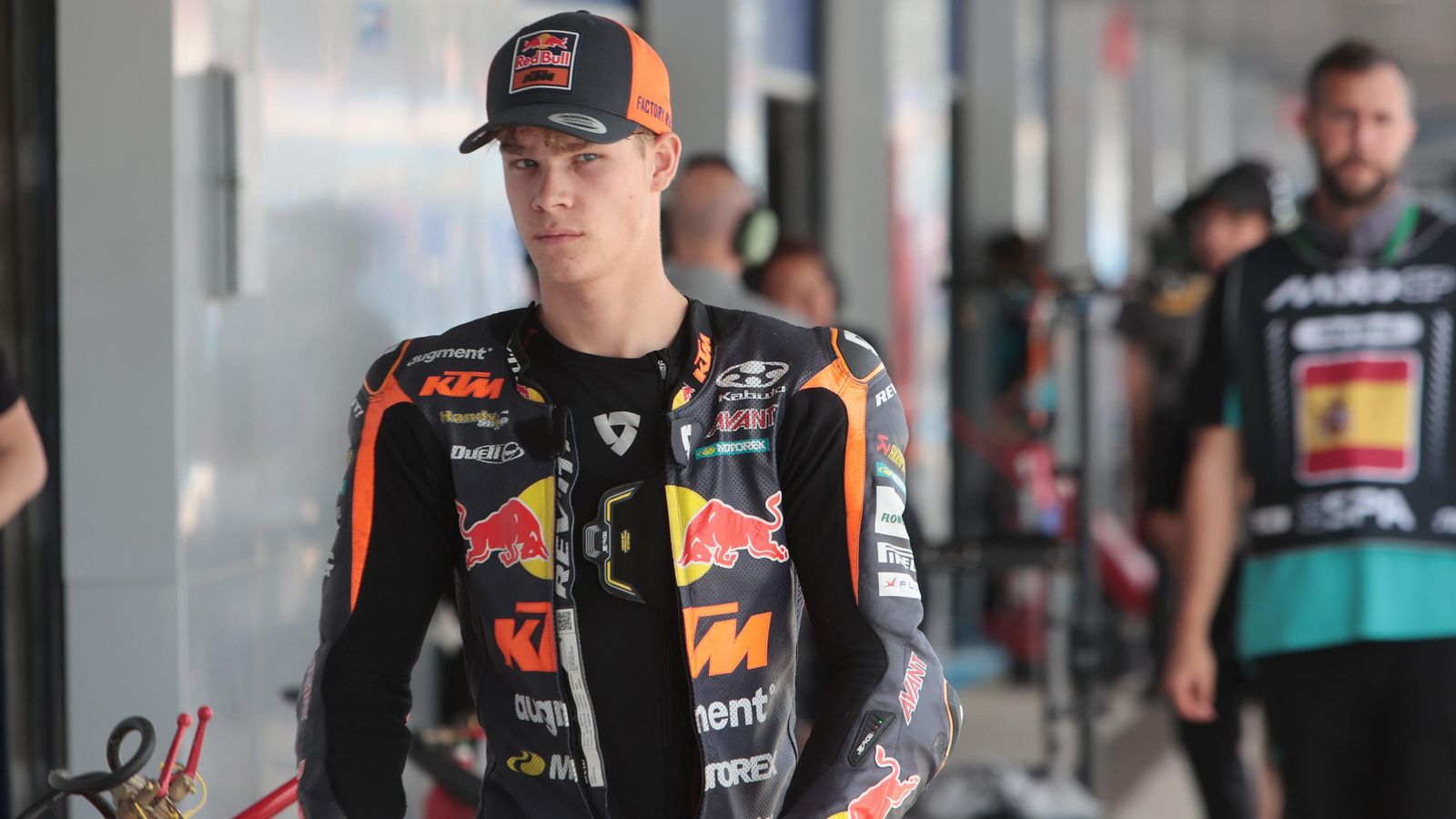 Imágenes de boxes en los entrenamientos del Viernes de Moto2 en Jerez