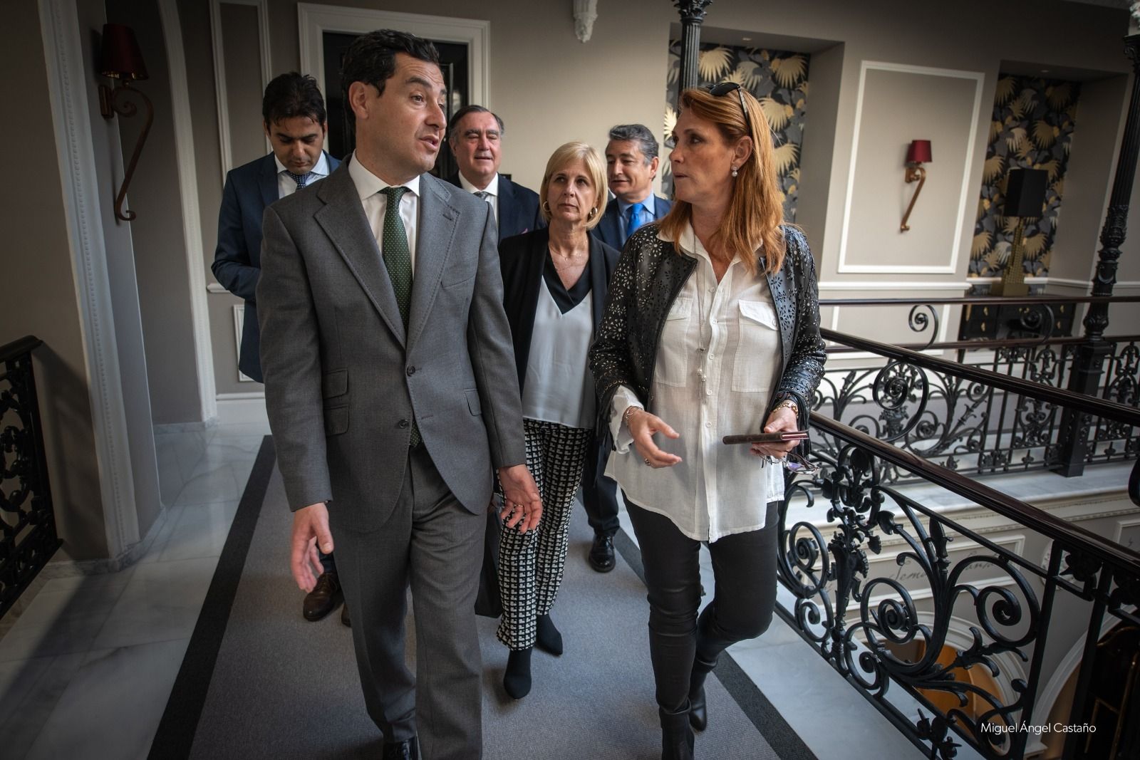 Visita del presidente de la Junta al Hotel Casa Palacio María Luisa