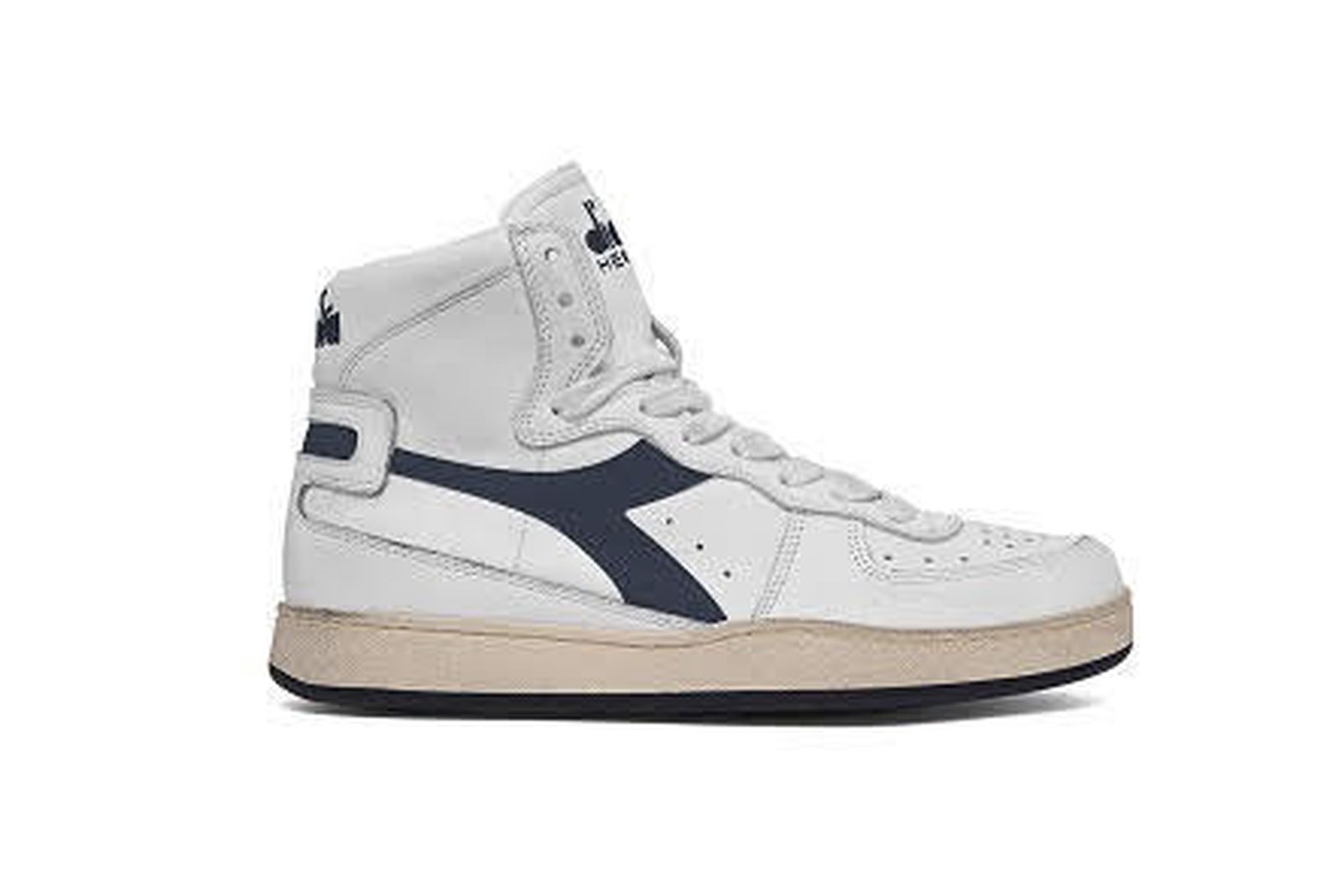 Modelo Mi Basket Used de la colección Heritage de Diadora.