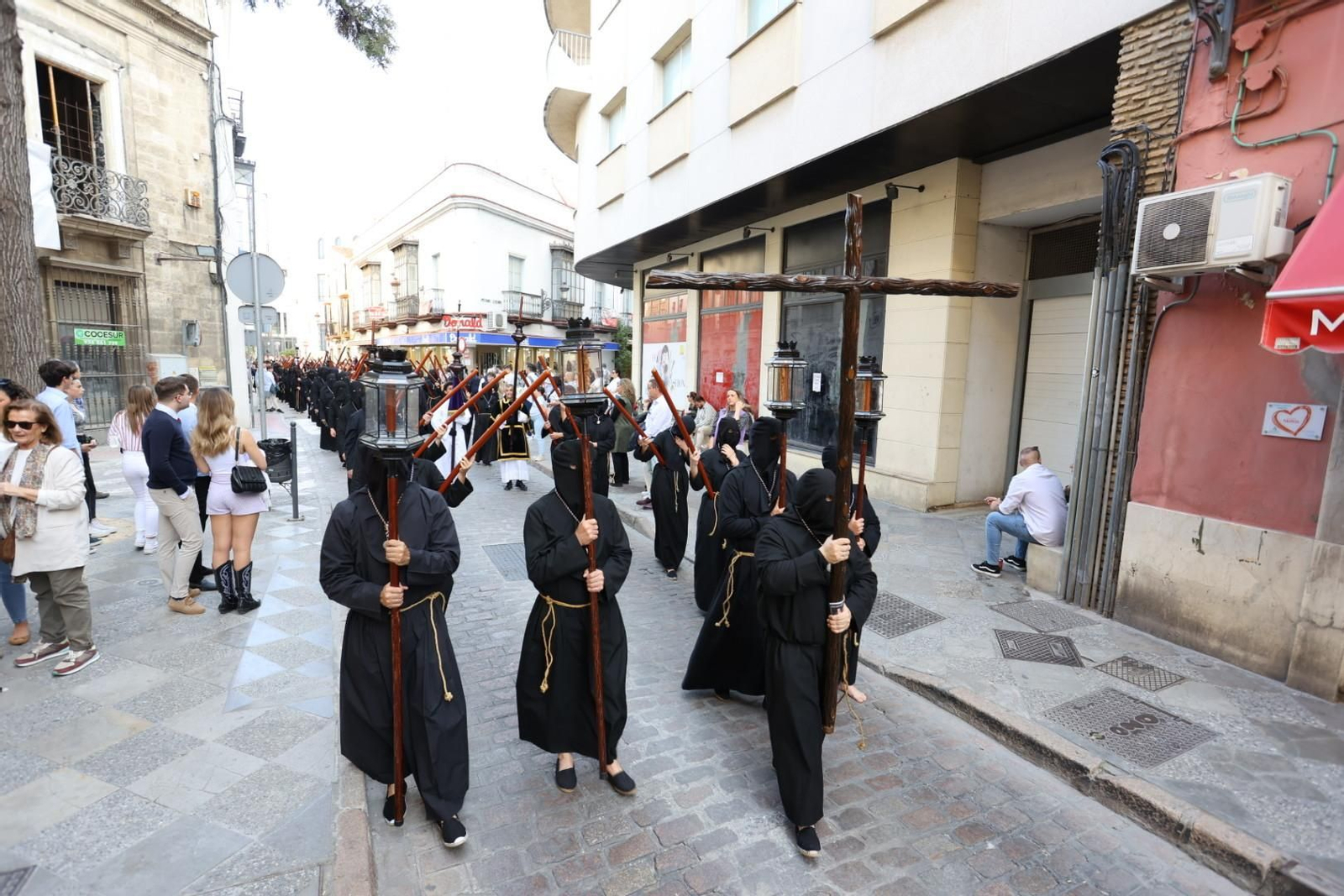 Lunes Santo en Jerez: imágenes de Amor y Sacrificio