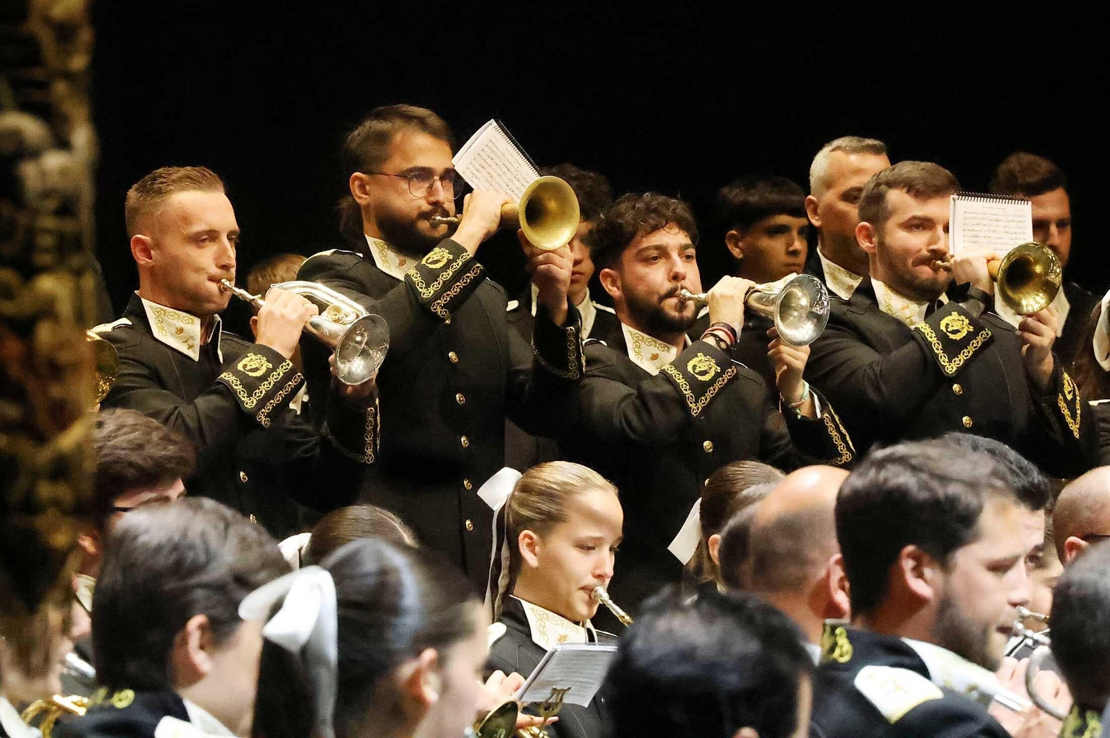 Imágenes del concierto cofrade solidario "Princesa Ari", en la Casa Colón