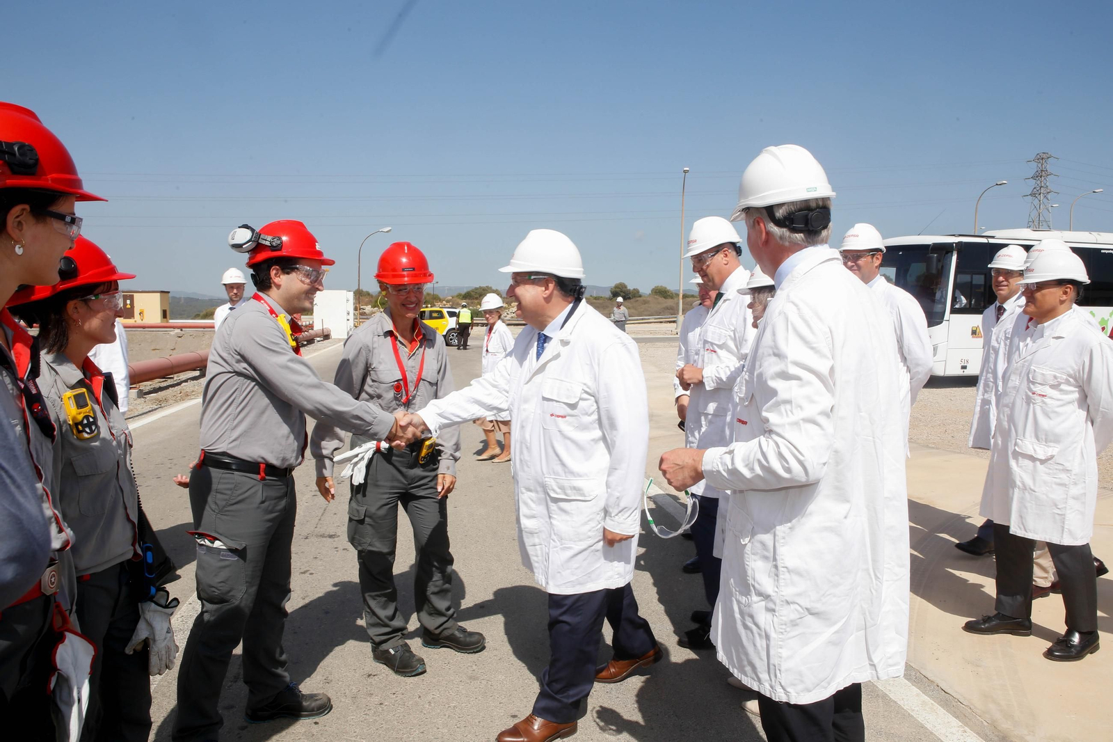 Visita del ministro de Industria al parque de Cepsa en San Roque para conocer sus proyectos de hidrógeno verde Visita del ministro de Industria al parque de Cepsa en San Roque para conocer sus proyectos de hidrógeno verde