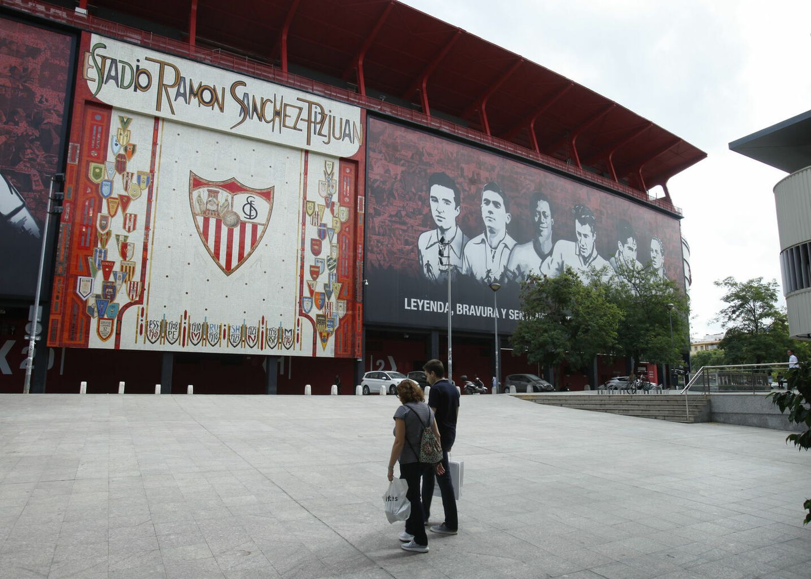 Exteriores del estadio Ramón Sánchez-Pizjuán.