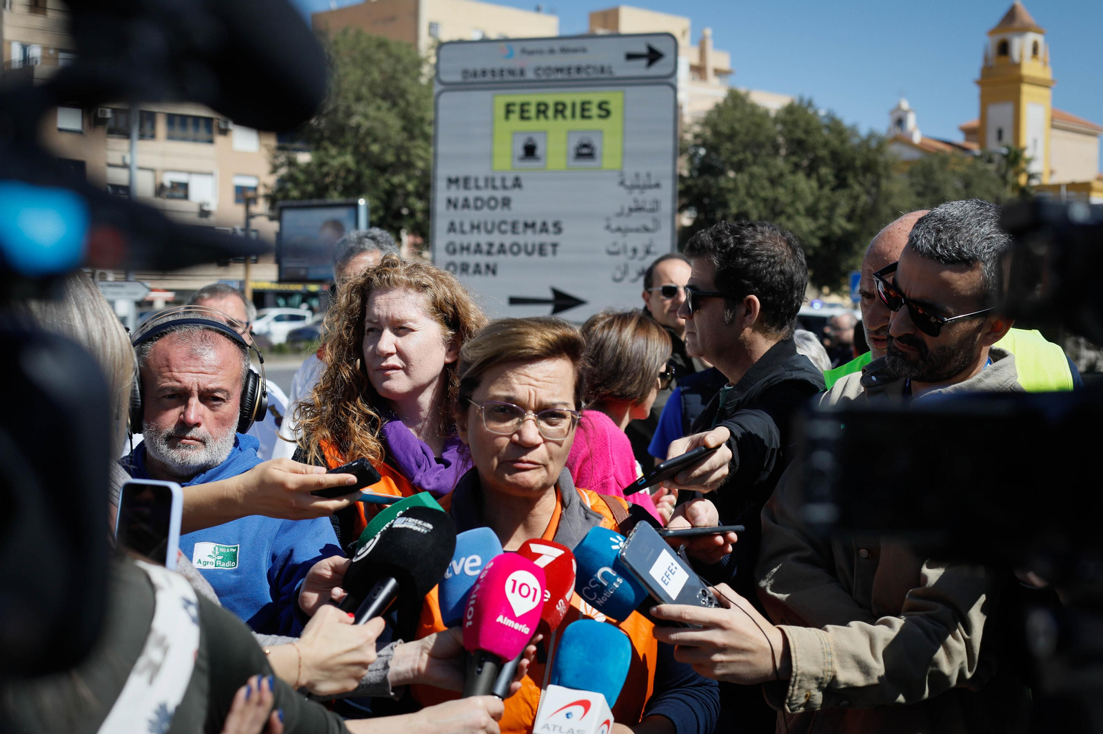Los agricultores colapsan el puerto de Almería