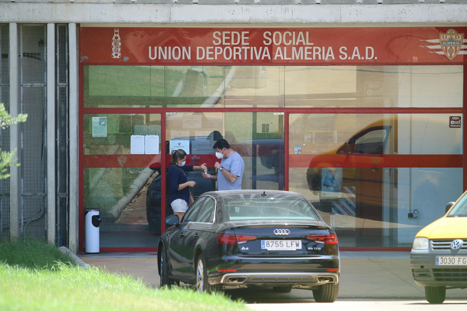 Las imágenes de la desinfección del Estadio del Mediterráneo