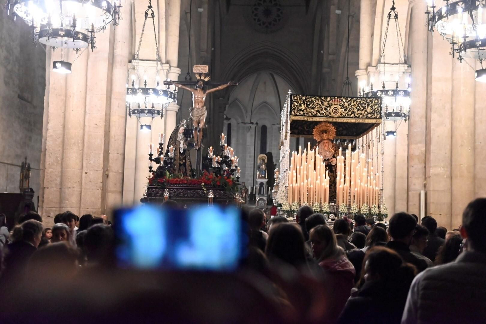 Las mejores imágenes de la hermandad de la Expiración de este Viernes Santo de Córdoba