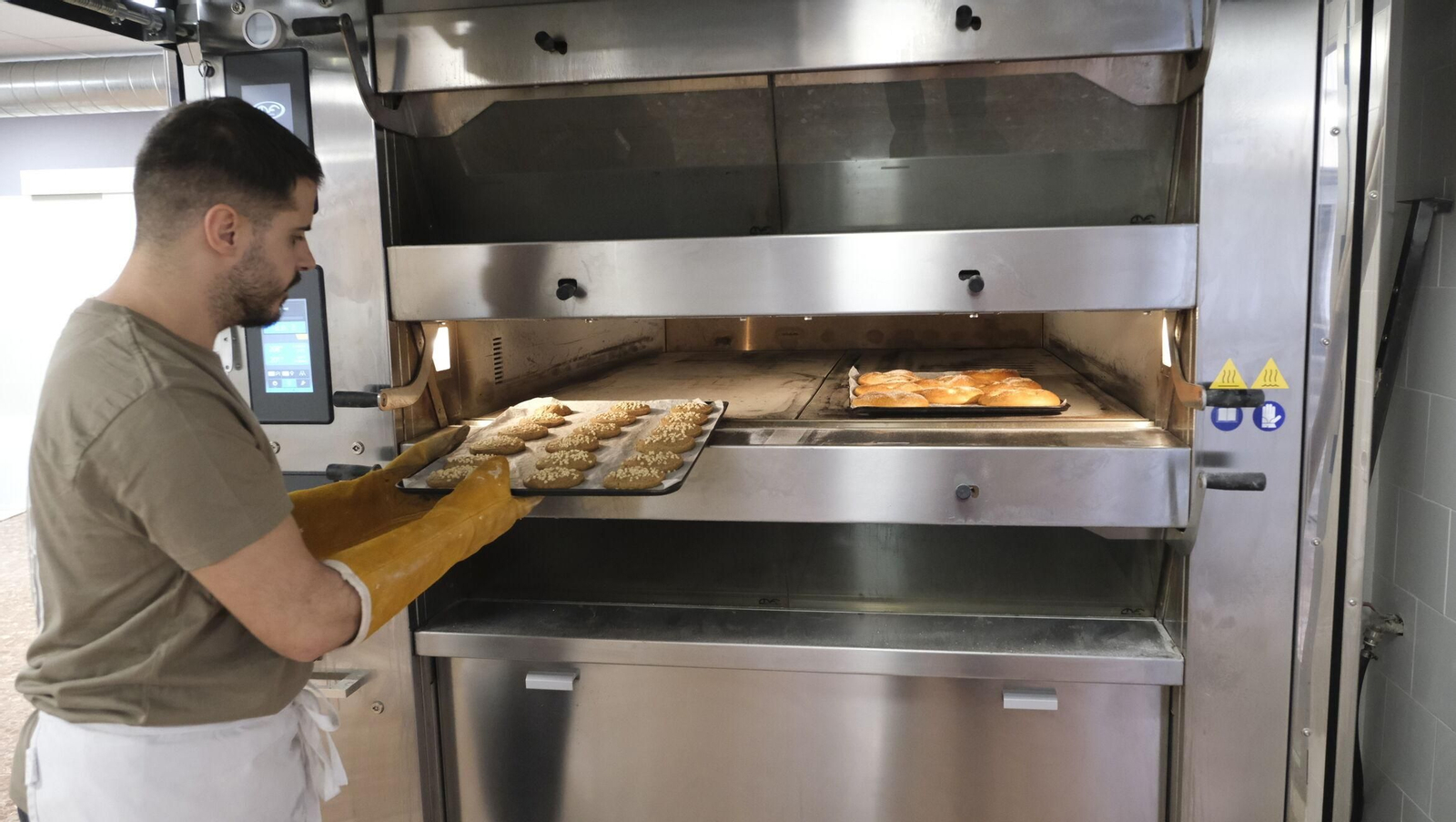 Vea cómo hacen el pan en la Panadería 'La Pelina'